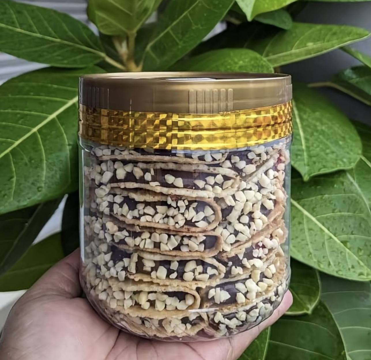 Kuih Kapit Berinti Coklat